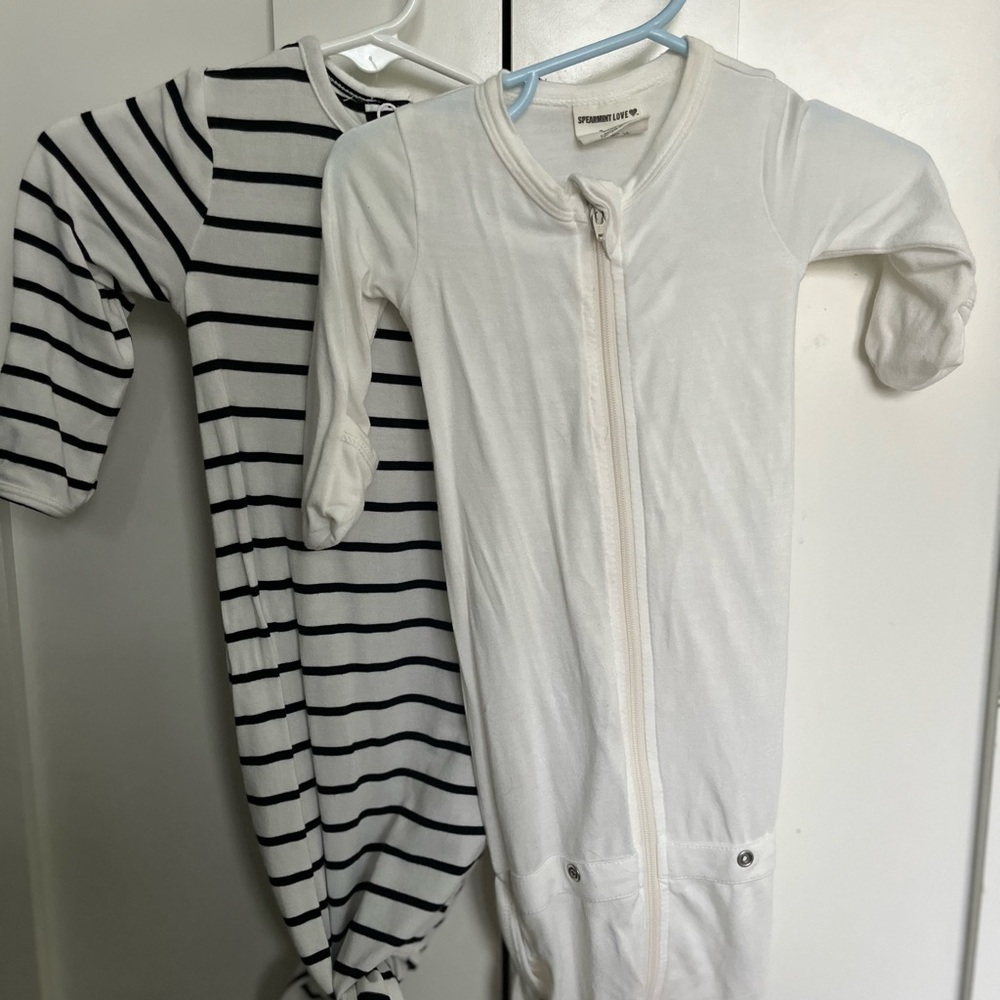 Spearmint love/angel dear 0-3 sleep gowns